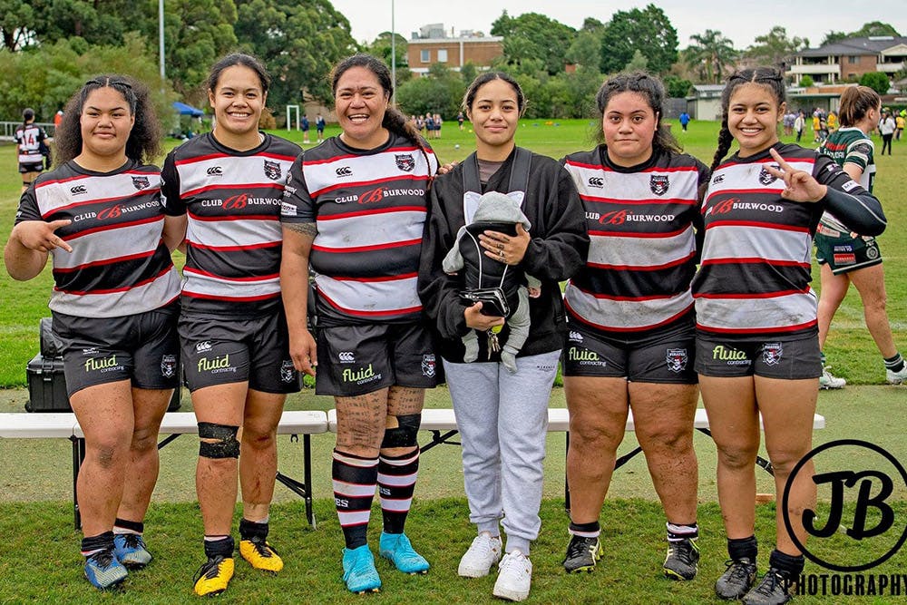 Amanai Fasavalu and her five daughters. Photo: J.B. Photography